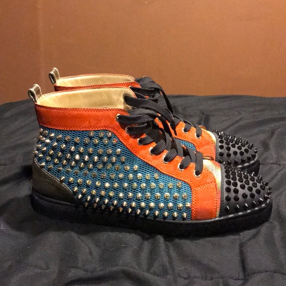 Christian Louboutin - Picture 2 of 4